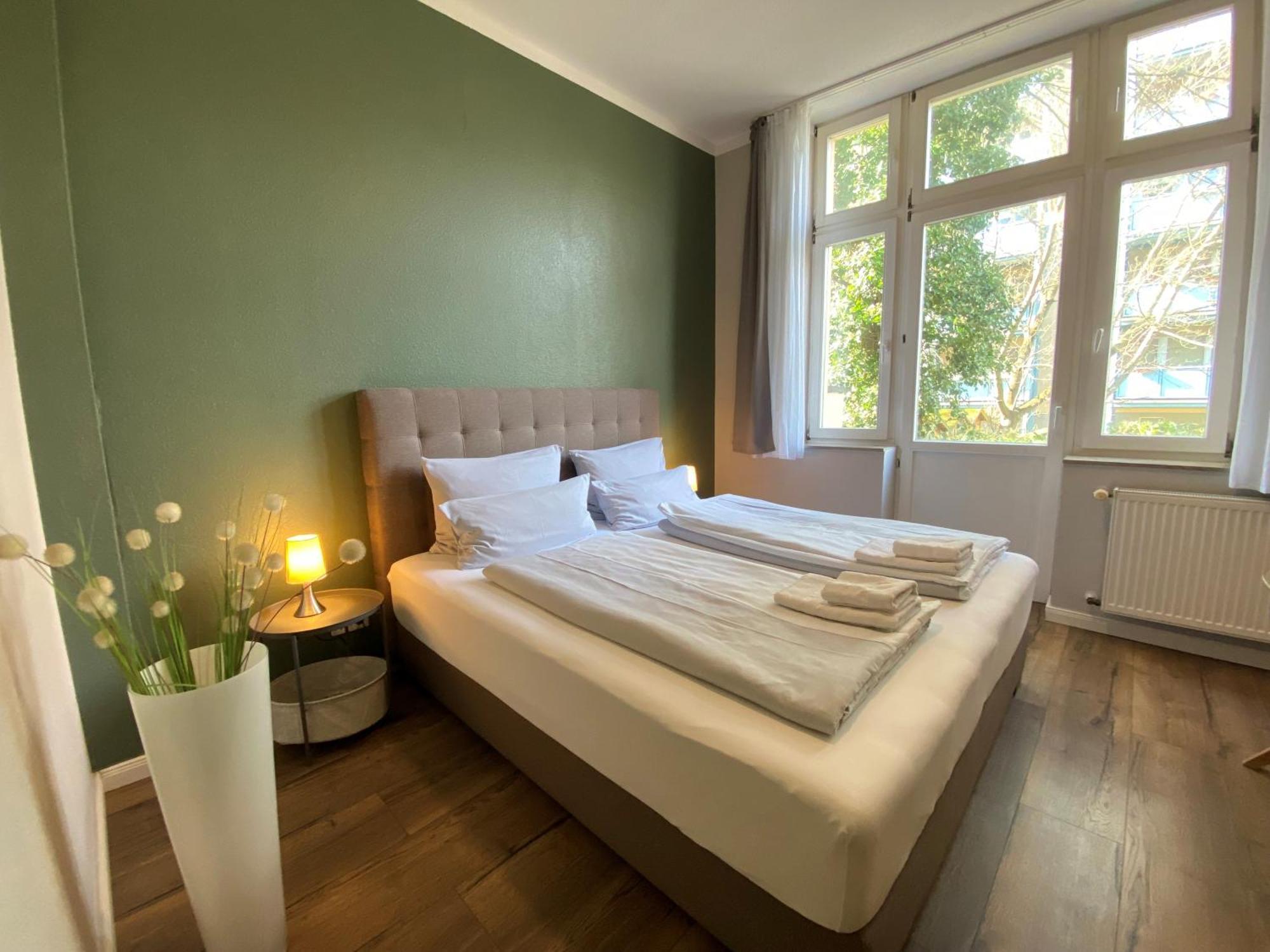 Amaroo - Gästehaus Potsdam “Charlottenhof” Buitenkant foto