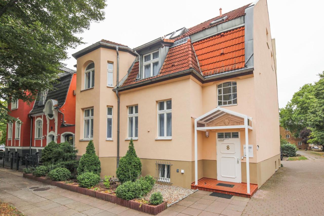 Amaroo - Gästehaus Potsdam “Charlottenhof” Buitenkant foto